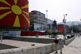 Makedonija: Molotovljevim koktelima na Muzej albanske azbuke