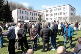 Vojni penzioneri protestovali pred zgradom Vlade FBiH
