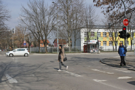 Građani prelaze po nevidljivim "zebrama"
