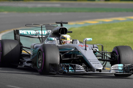 Hamilton liga za sebe