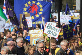 Desetine hiljada ljudi u Londonu marširaju protiv Brexita
