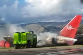 Avion sa 141 putnikom zapalio se nakon slijetanja na pistu