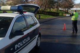 Pijani Tuzlak poršeom udario djevojku i pobjegao