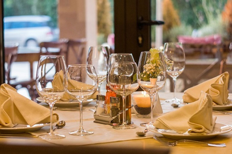 Više od 120 gostiju pobeglo iz restorana prije plaćanja računa