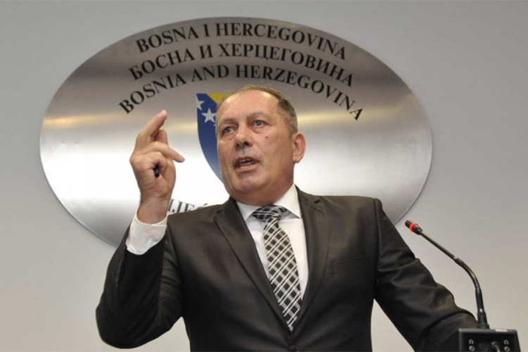 Mektić: Salihović je nečastan čovjek