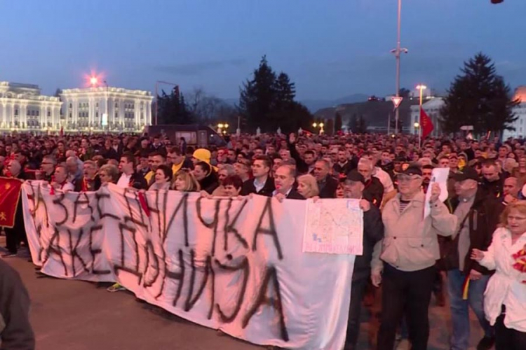 "Makedonski političari da se ne igraju vatrom"