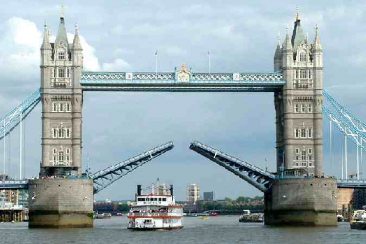 Prošla opasnost na London bridžu (VIDEO)