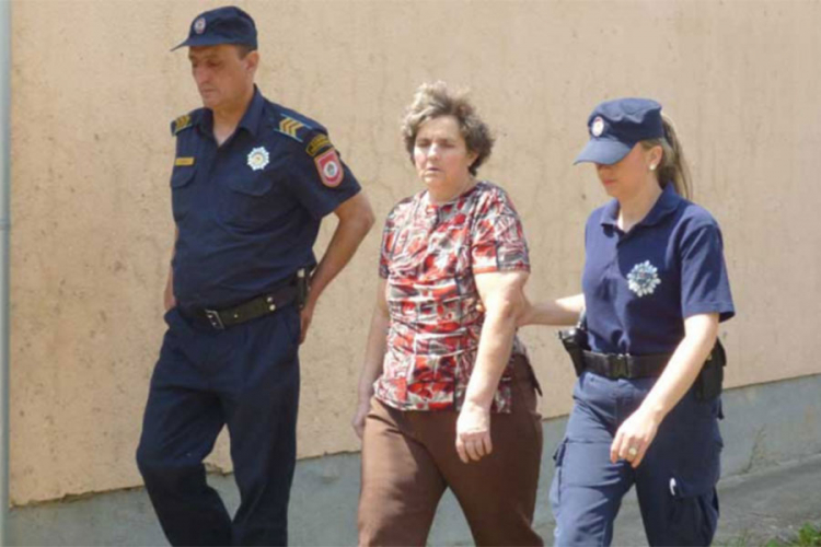 Babi monstrumu deset godina zatvora