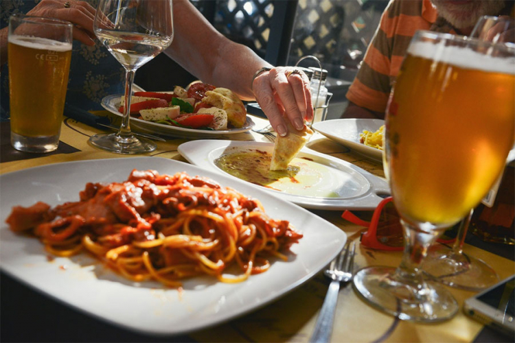 Rumuni opet pobjegli iz restorana prije plaćanja računa