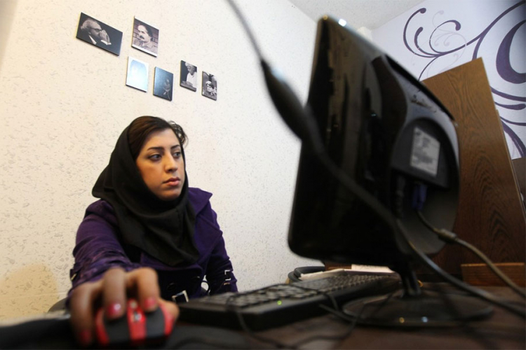 Iran planira da zabrani društvene mreže