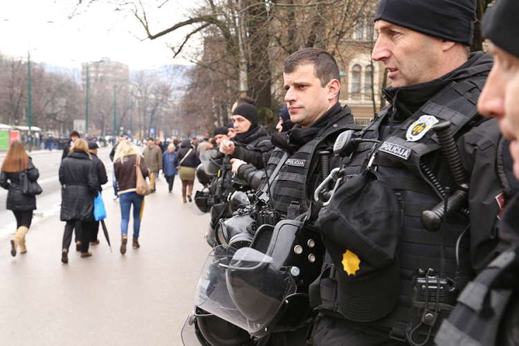 Građani nemaju kome da se žale na rad policije