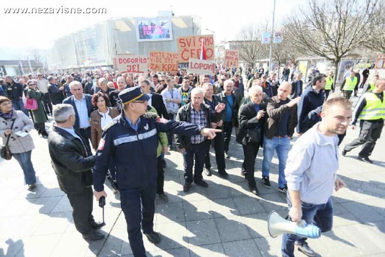 Željezničari sa protesta poručili upravi: Niste vi za VD, vi ste za KPZ
