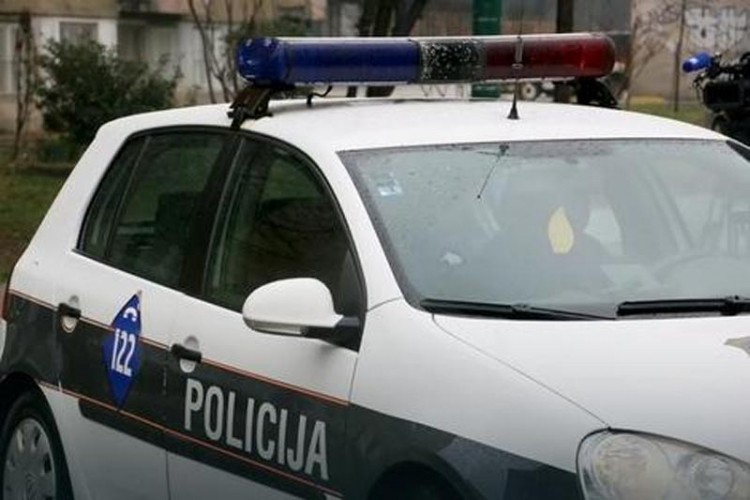 Sarajevo: Sudar tri vozila, povrijeđene izvlačili vatrogasci