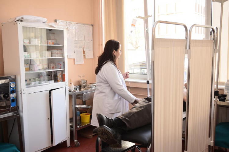 Nenaručeni pacijenti prave gužve u ambulantama