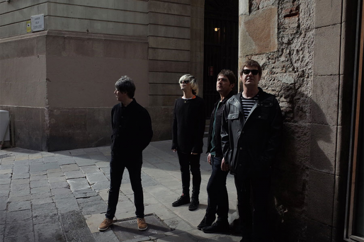 "Different Days" novi album "The Charlatans"