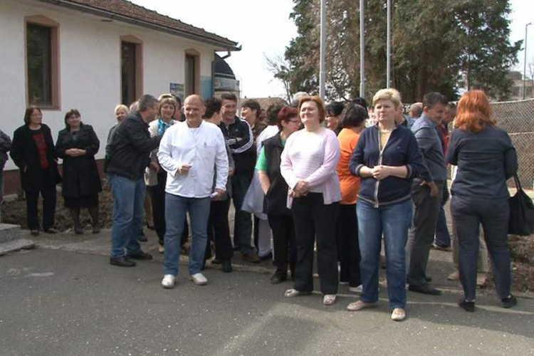Radnici JU "Banja Dvorovi" održali štrajk upozorenja
