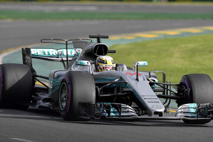 Hamilton liga za sebe