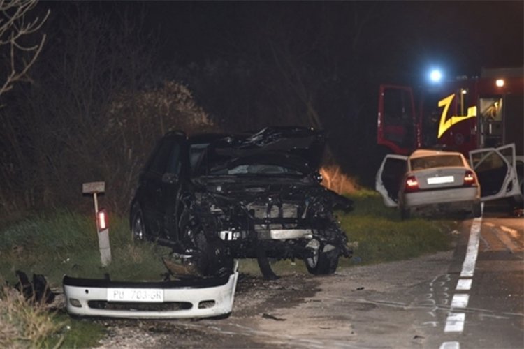 Jedna osoba poginula, dvije povrijeđene
