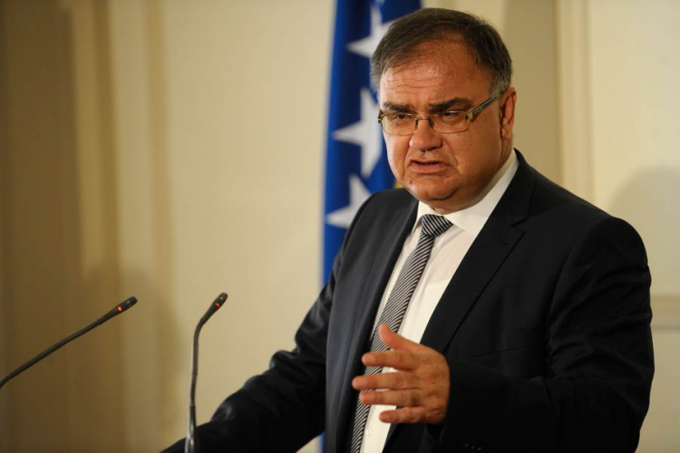 Političke partije pustile "probne balone": U svim pričama siguran samo Ivanić