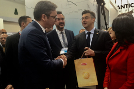Vučić darovao Plenkovića: Srpske čokoladice za hrvatskog premijera