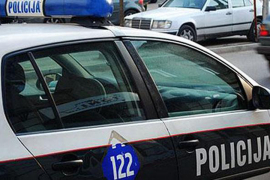 Policija spriječila čovjeka da se zapali u centru Konjica
