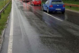Vozači oprez, pretežno mokri kolovozi