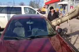 Muž napunio betonom ženin auto zbog prezimena