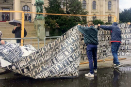 'Zid plača' ponovo ispred Narodne skupštine Srbije