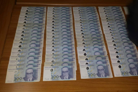 Pretresli mercedes u Banjaluci, pronašli 650 šteka cigareta i više ...