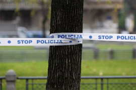 Tijelo tek rođene bebe pronađeno pored kanti za smeće