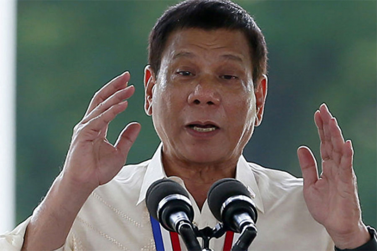 Duterte zaprijetio da će "išamarati" zvaničnike EU
