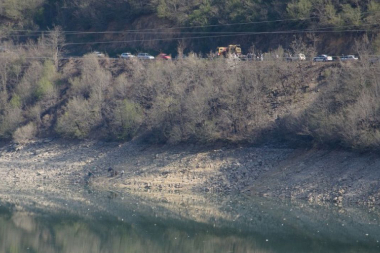Mladić nakon izlaska sletio u Jablaničko jezero i poginuo