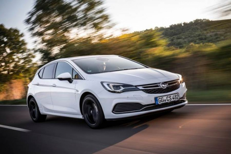 Opel Astra dobija usavršen adaptivni tempomat