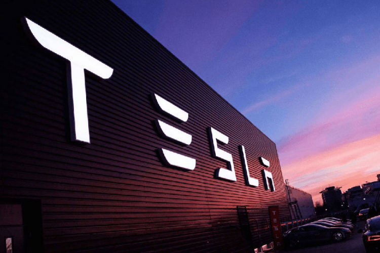 Tesla Motors po zaradi nadmašio Ford