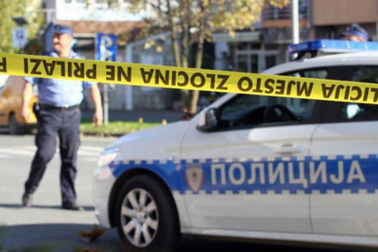 Četvoro povrijeđeno u sudaru dva kamiona i kombija kod Dervente