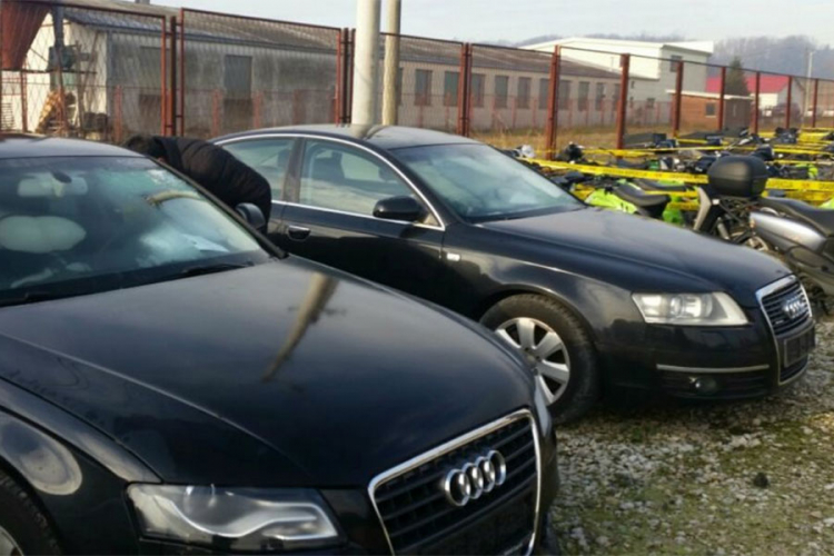 Niko ne želi da kupi limuzine članova Predsjedništva BiH