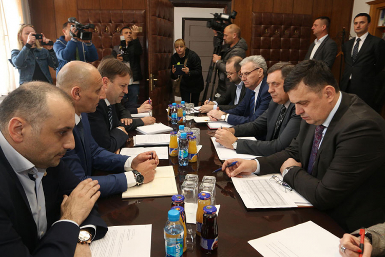 Dodik sa Reljićem o problemima opštine Kozarska Dubica
