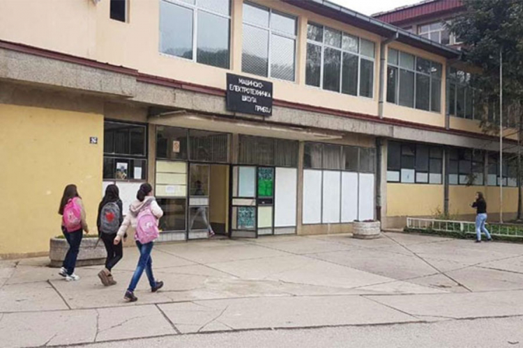 Učenica pokušala samoubistvo skokom sa zgrade škole