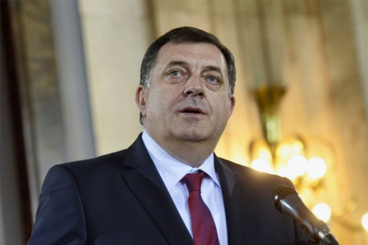 Dodik: Znam dan i sat kad će proći zakon o akcizama