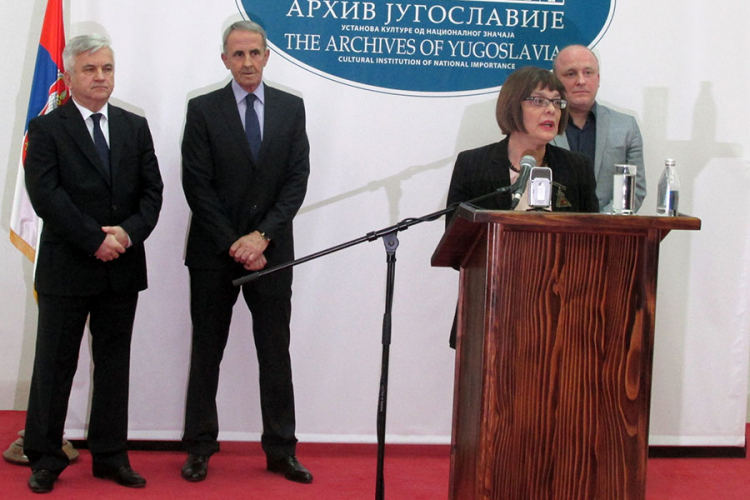 U Beogradu otvorena izložba "25 godina Narodne skupštine RS"