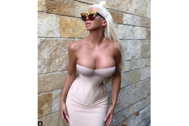 

Ovako Jelena Karleuša pjeva na engleskom