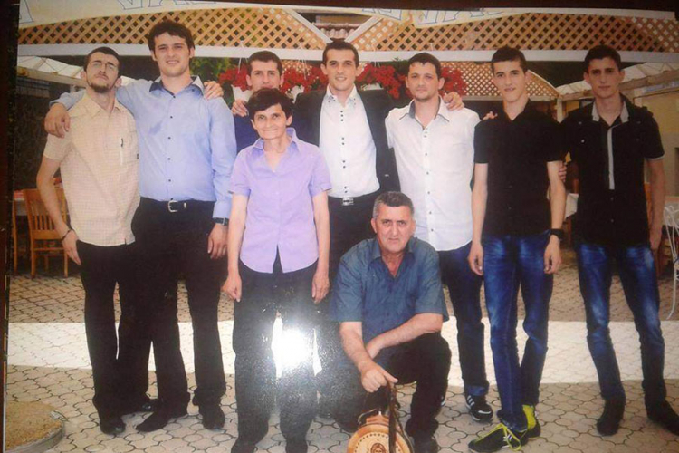 Sedam sinova izvela na pravi put