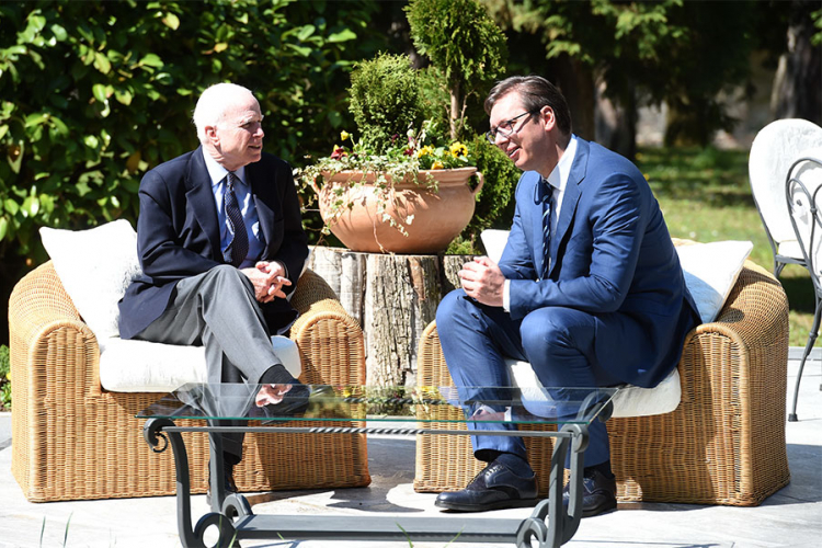 Vučić: Zašto da dovodim 50.000 ili 100.000 na protest?