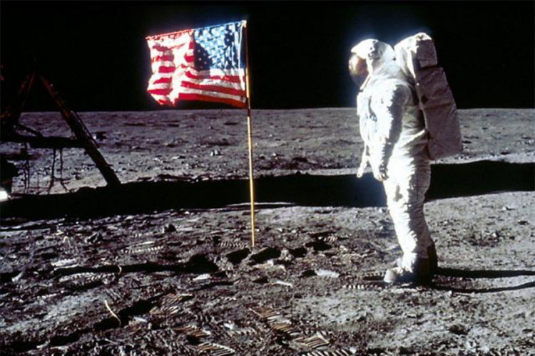Šta se desilo sa američkim zastavama na Mjesecu?