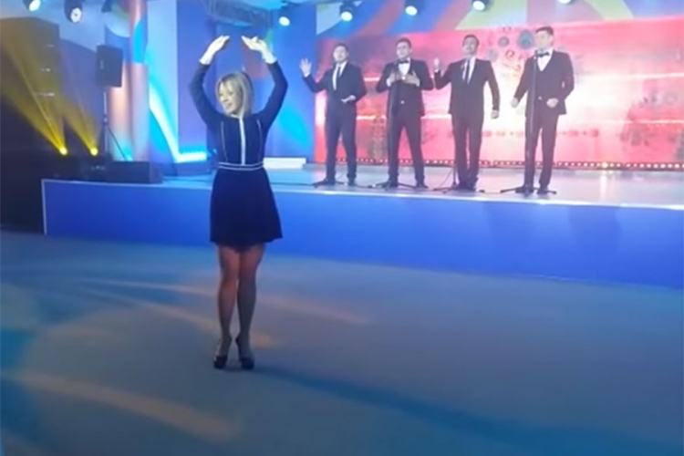 Zaharova zaigrala „Kaljinku“