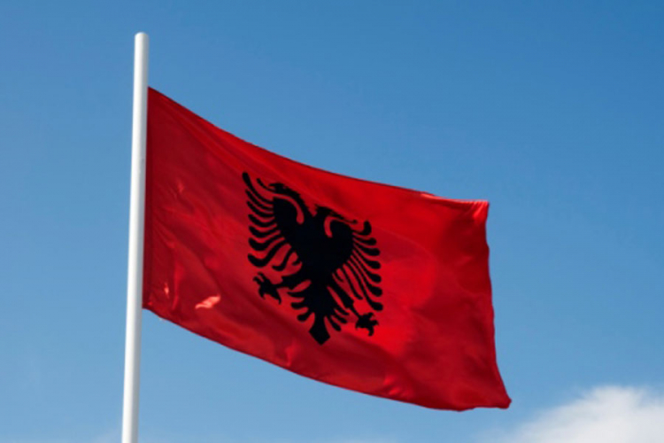 Srbi u Albaniji izjednačeni s ostalim nacionalnim manjinama
