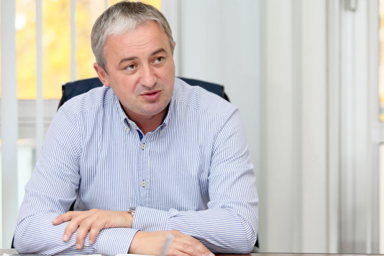 Borenović: Vlast u Srpskoj zna samo uzimati kredite