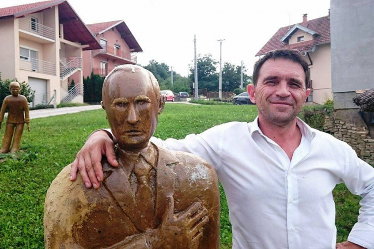 Banjalučanin pored pozlaćenog Putina pravi i Trampa 