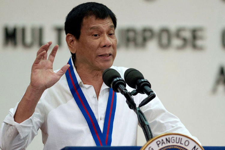 Duterte: Civili, ubijajte ekstremiste, skupo je da ih hranim