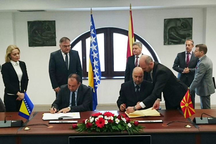 BiH i Makedonija potpisale Sporazum o saradnji na putu ka EU